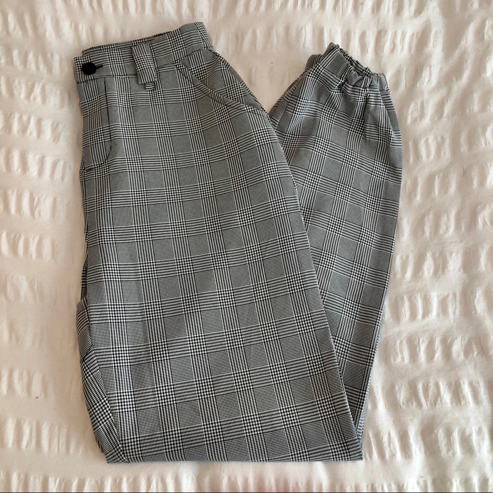 Lightweight plaid joggers